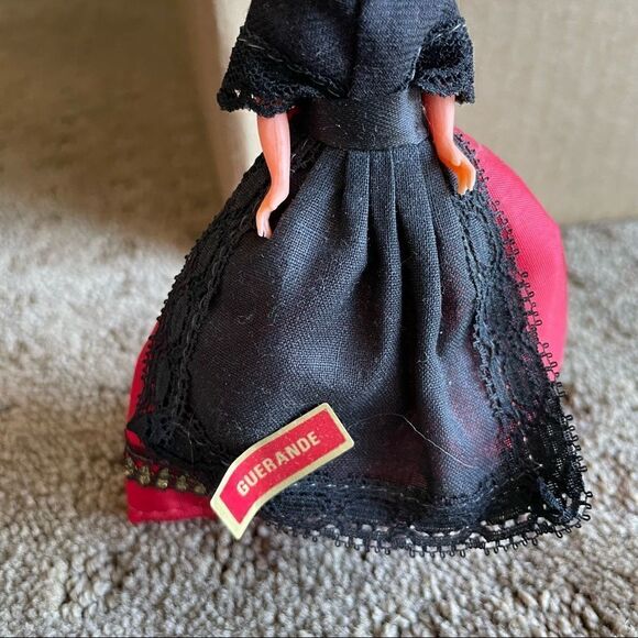Vintage French Costume Doll from the Town of  Guérande/ Loire Atlantique - Picture 2 of 7